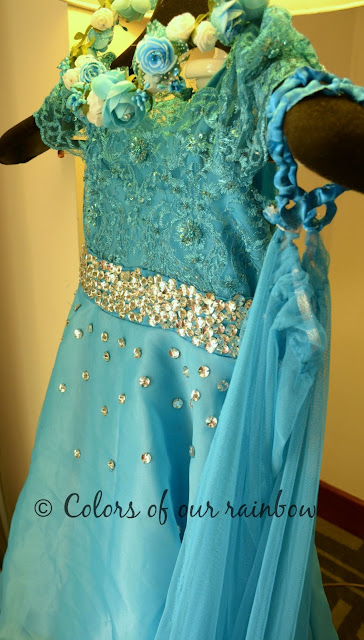 A Frozen Birthday and DIY Elsa Dress @http://colorsofourrainbow.blogspot.ae/