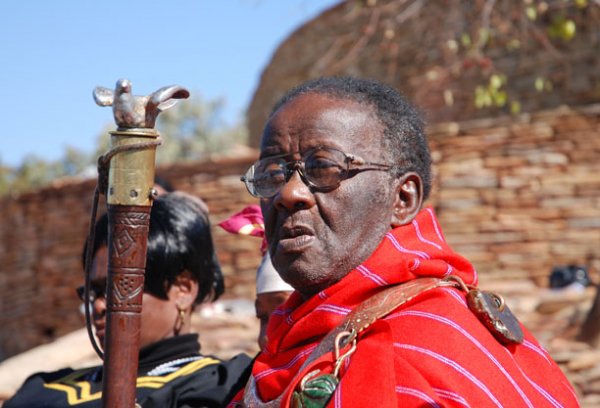 Credo Mutwa : rare interview d'un grand chaman Sud-africain