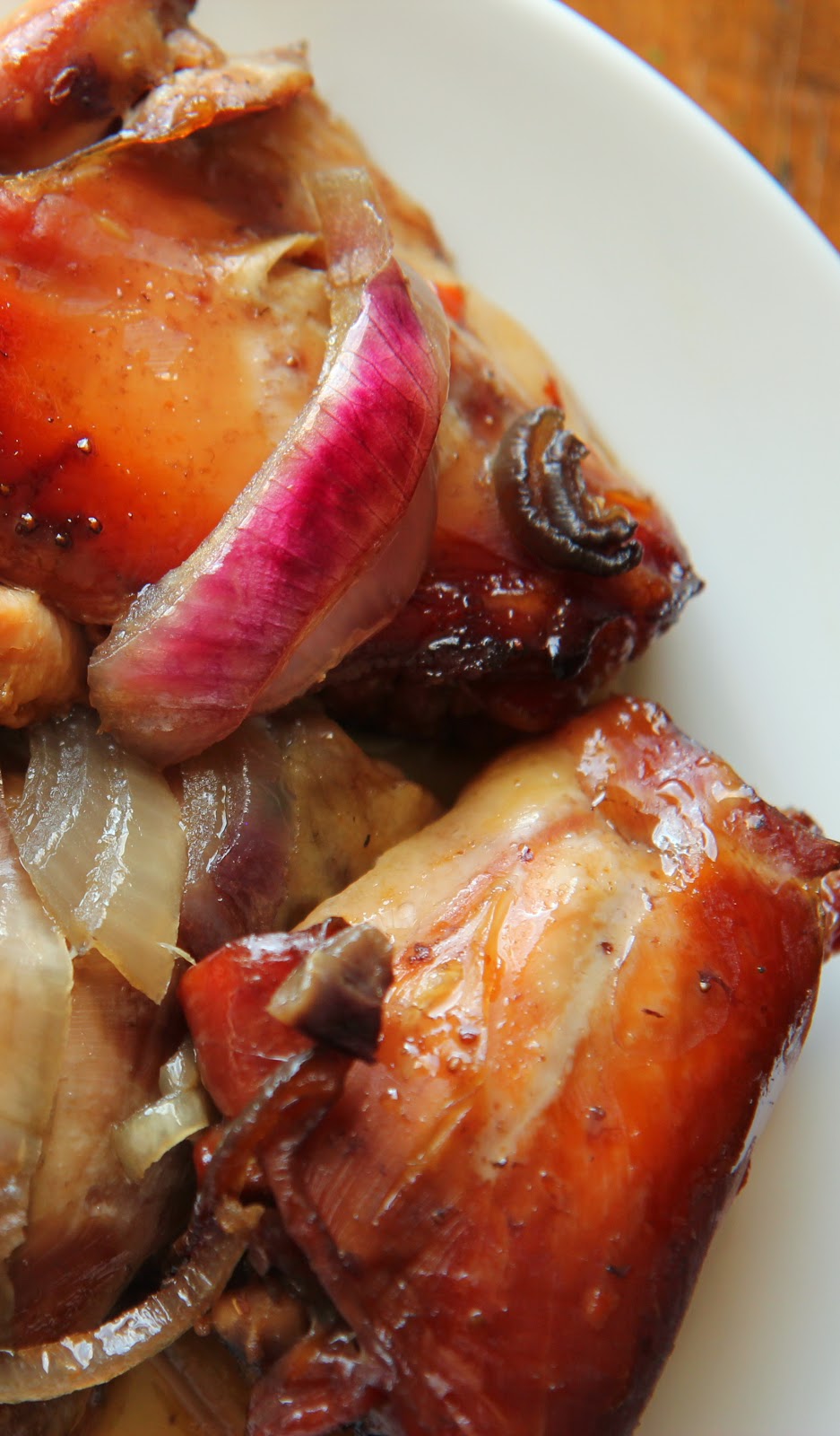 Tangy Red Onion SlowCooker Chicken Thighs