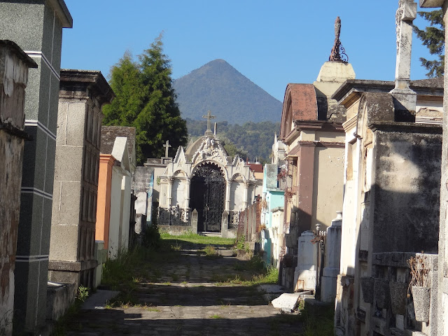 CEMENTERIO GENERAL DE QUETZALTENANGO CEMENTERIO GENERAL DE QUETZALTENANGO