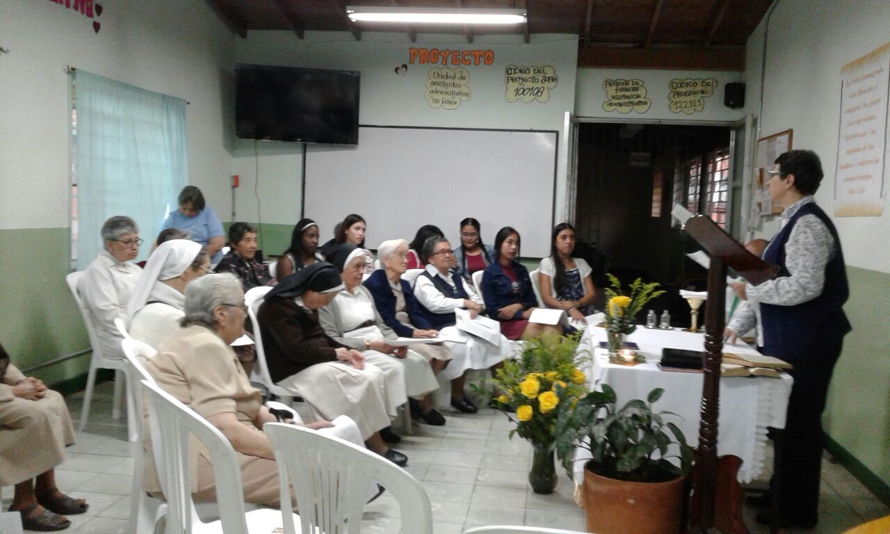 Celebrando mis 50 años de vida consagrada