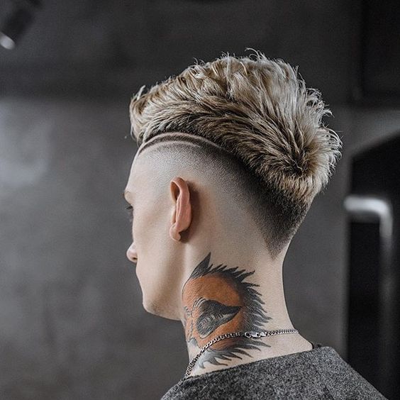 Cortes de cabelo masculino degradê com risca para te inspirar