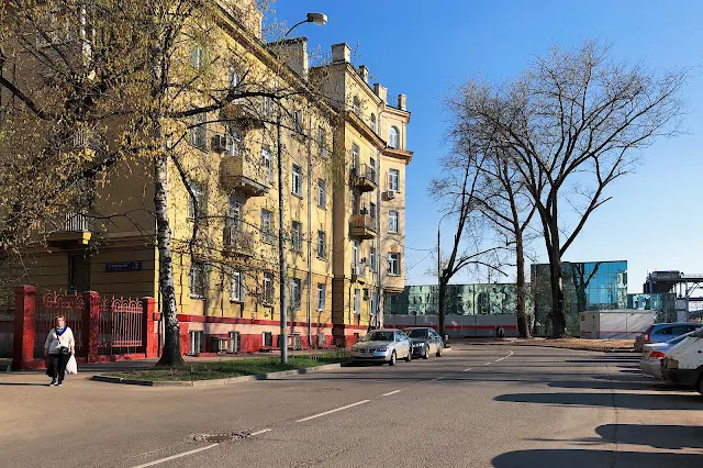 5-й Войковский проезд, жилой дом 1950 года постройки, новый вестибюль железнодорожной станции Ленинградская