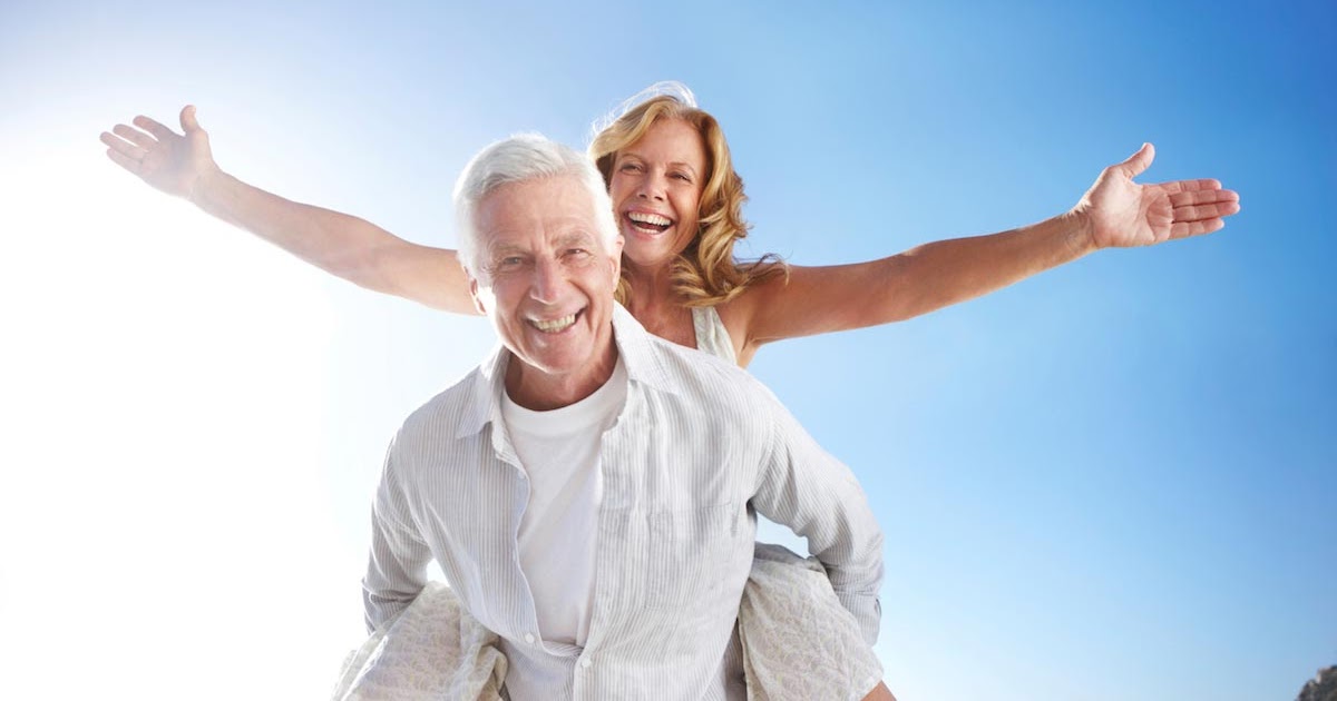 Счастья долголетия. Здоровый человек 60+ довольный. Счастливое долголетие картинки.