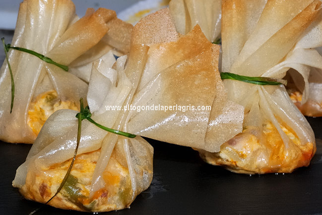 Saquitos de pasta brick con espárragos trigueros Saquitos de pasta brick con espárragos trigueros