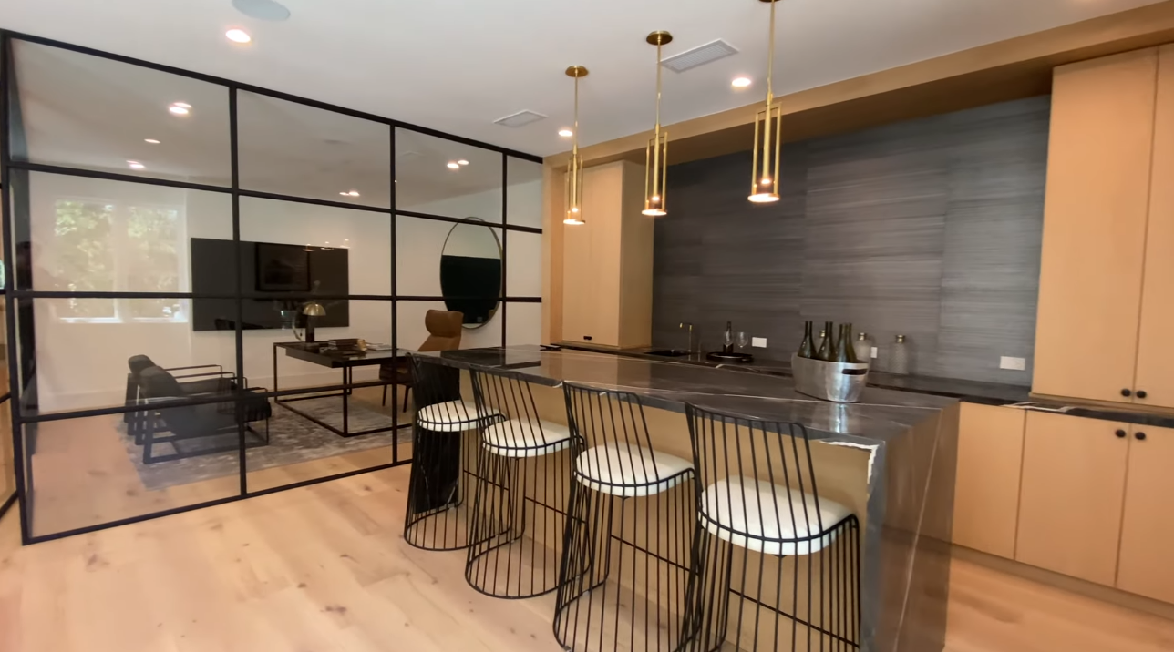 38 Photos vs. TOURING A $10,495,900 LUXURY MANSION | California LUXURY Home Tour | Los Angeles Mansion Tour - Luxury House & Interior Design Tour 38 Photos vs. TOURING A $10,495,900 LUXURY MANSION | California LUXURY Home Tour | Los Angeles Mansion Tour - Luxury House & Interior Design Tour