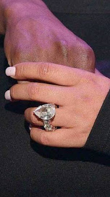 Mayweather GF2 Floyd Mayweather reportedly buys his new girlfriend a ring worth $1million