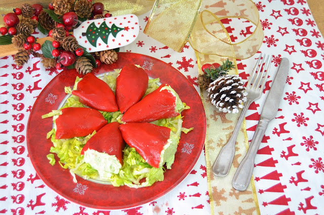 Pimientos Del Piquillo Rellenos De Salmon Y Aguacate
