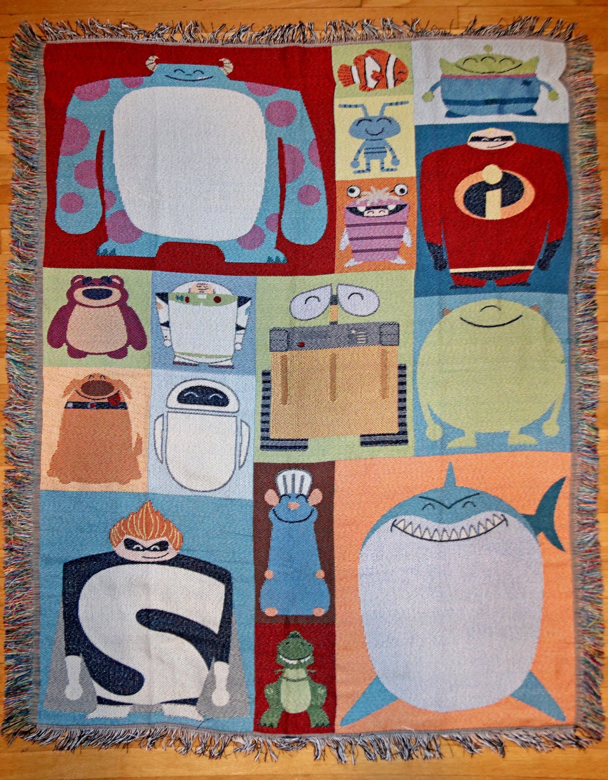 Disney Pixar Finding Dory Whales Tail Super Plush Throw ...