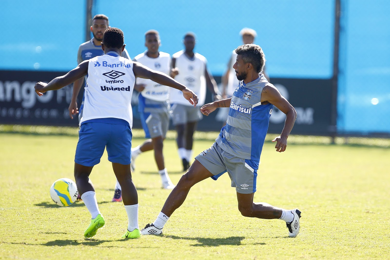 Léo Moura deve ser titular do Grêmio neste jogo (Foto: Lucas Uebel/Divulgação) Léo Moura deve ser titular do Grêmio neste jogo (Foto: Lucas Uebel/Divulgação)