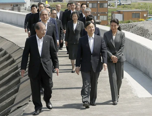 Crown Prince Naruhito and Crown Princess Masako visited Miyako City for tsunami disaster