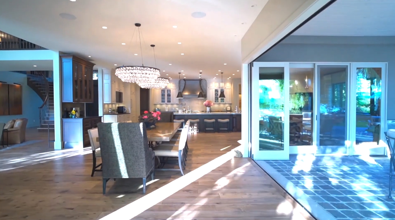 41 Photos vs. 8200 Kalavista Dr, Coldstream, Canada Kalamalka Lake Mansion Interior Design Tour