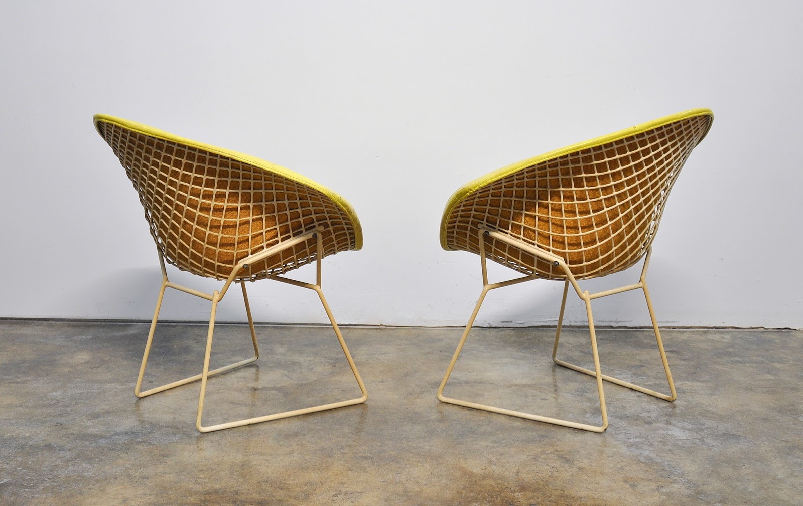 SELECT MODERN Early Pair of Harry Bertoia for Knoll Wire Diamond Chairs