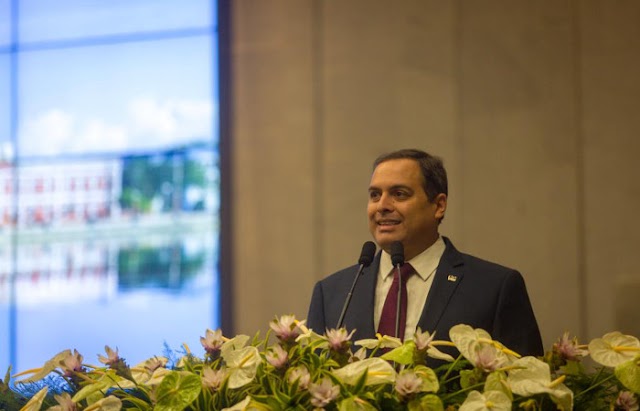 PERNAMBUCO: Paulo Câmara toma posse de segundo mandato como governador