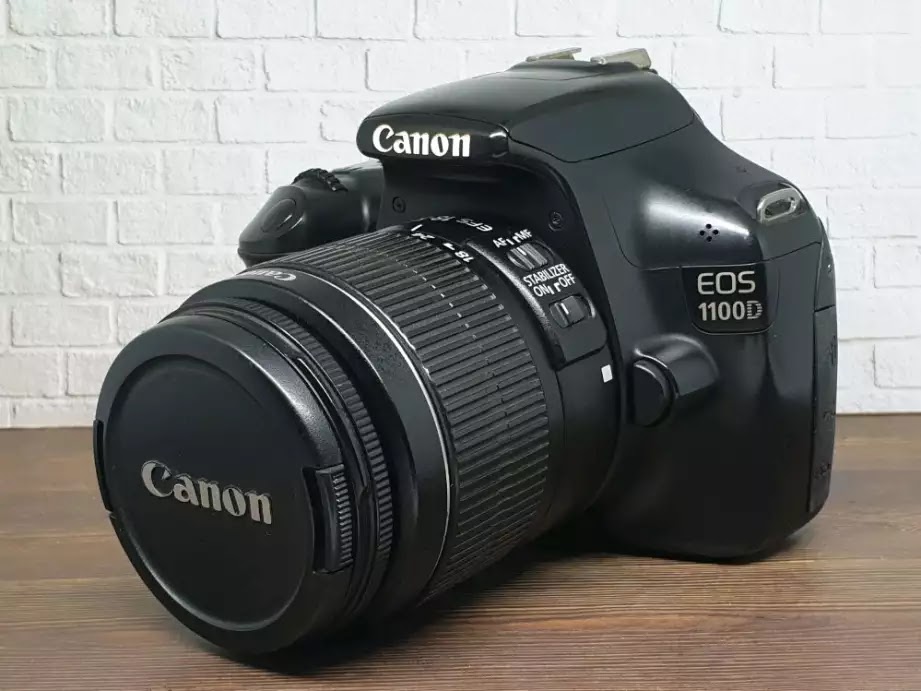 Kamera DSLR Canon 1100D