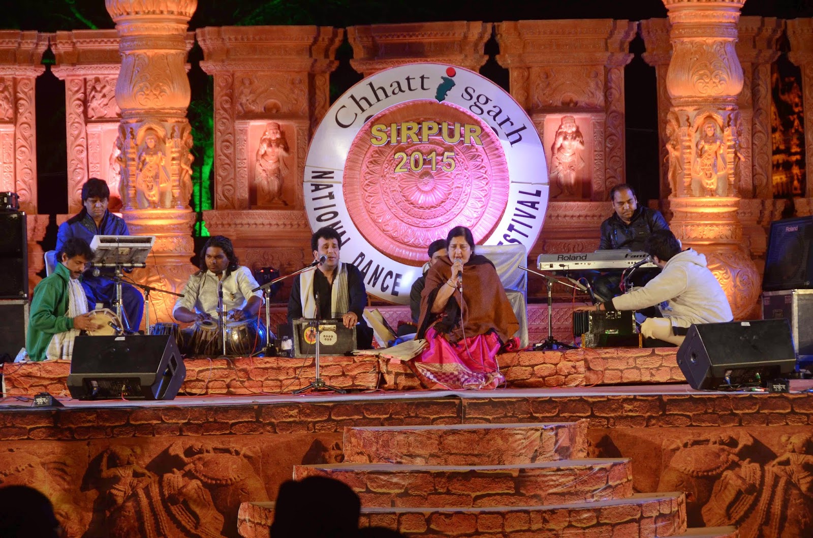 sirpur music and dance festival 2015 anuradha paudwal