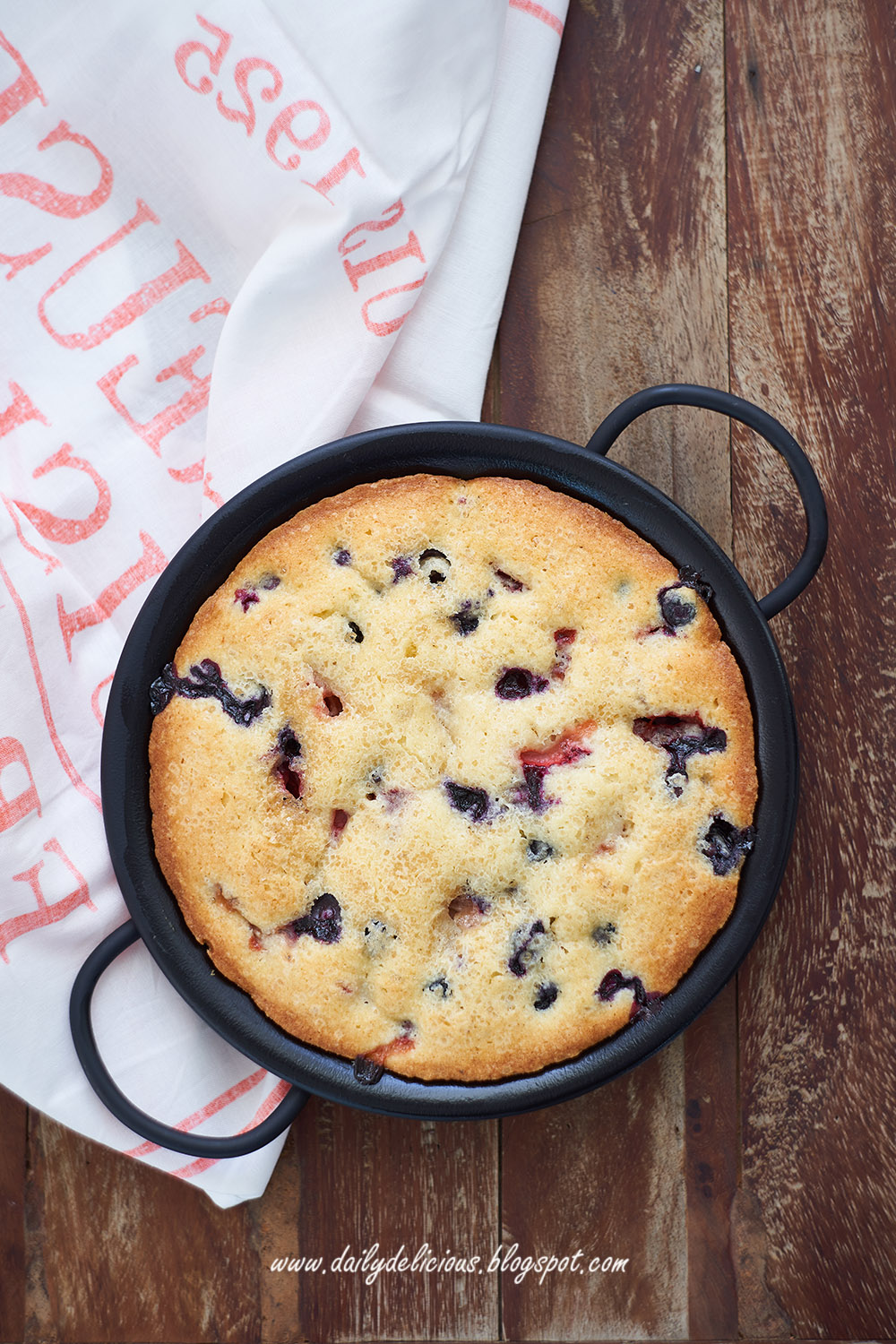 dailydelicious Berry Skillet Cake