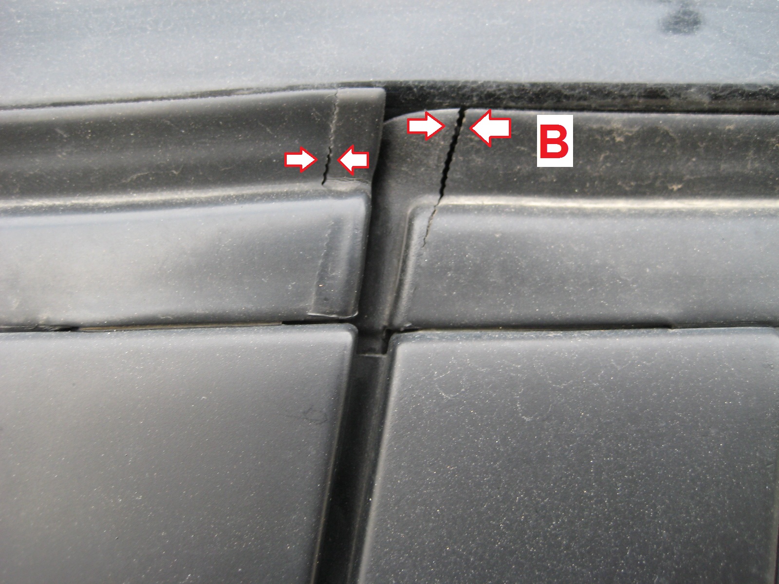Top Problems of Peugeot 208 DOOR SEALS ARE BEING TORN...