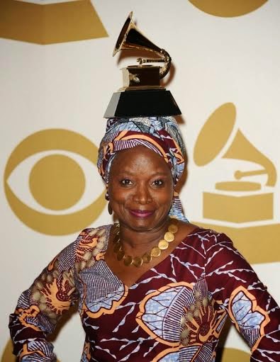 5 Angélique Kidjo rocks African print as she wins her 2nd Grammy