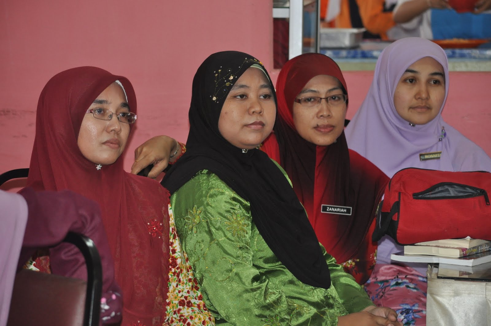 Smkdaha: Majlis Perpisahan Cikgu Sureana Dan Cikgu Zainuddin via smkdaha69....