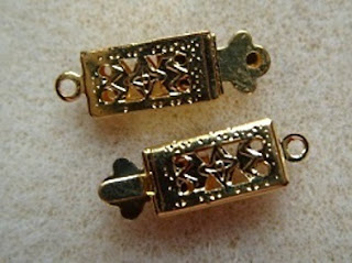 filigree push-in clasp gold plated small gold plated clasp
