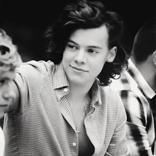 Resultado de imagem para harry styles gifs sorrindo