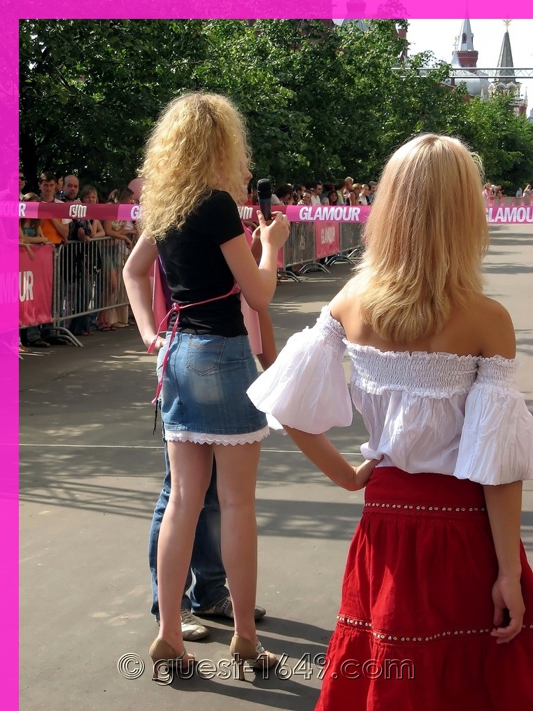 Slim Moscow Girl On Stilettos In Denim Skirt 