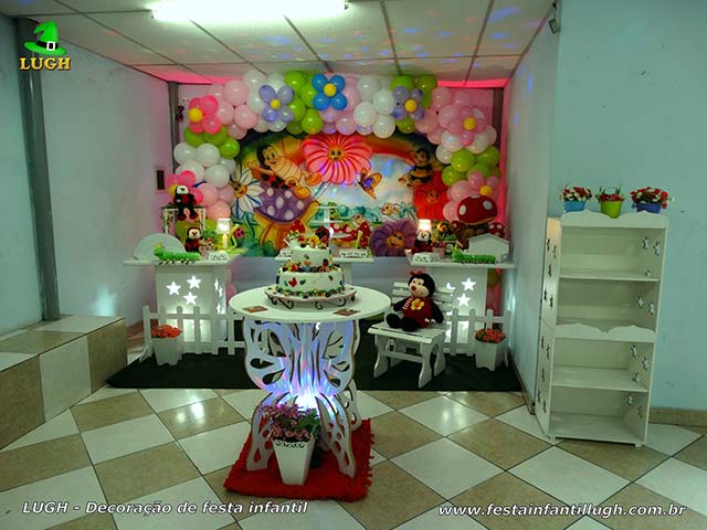 Decoração de mesa temática tema Jardim Encantado Decoração mesa temática do bolo tema Jardim Encantado para festa de aniversário infantil - Jaqcarepaguá RJ