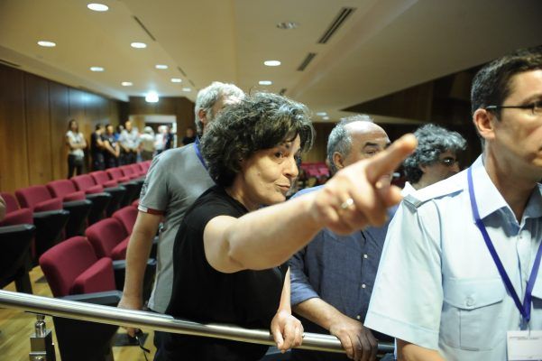 Η κομμουνίστρια μάνα εκείνου του Φύσσα, άνω κάτω τα έκανε στο δικαστήριο για να γίνει πρώτο θέμα πάλι! Η κομμουνίστρια μάνα εκείνου του Φύσσα, άνω κάτω τα έκανε στο δικαστήριο για να γίνει πρώτο θέμα πάλι!