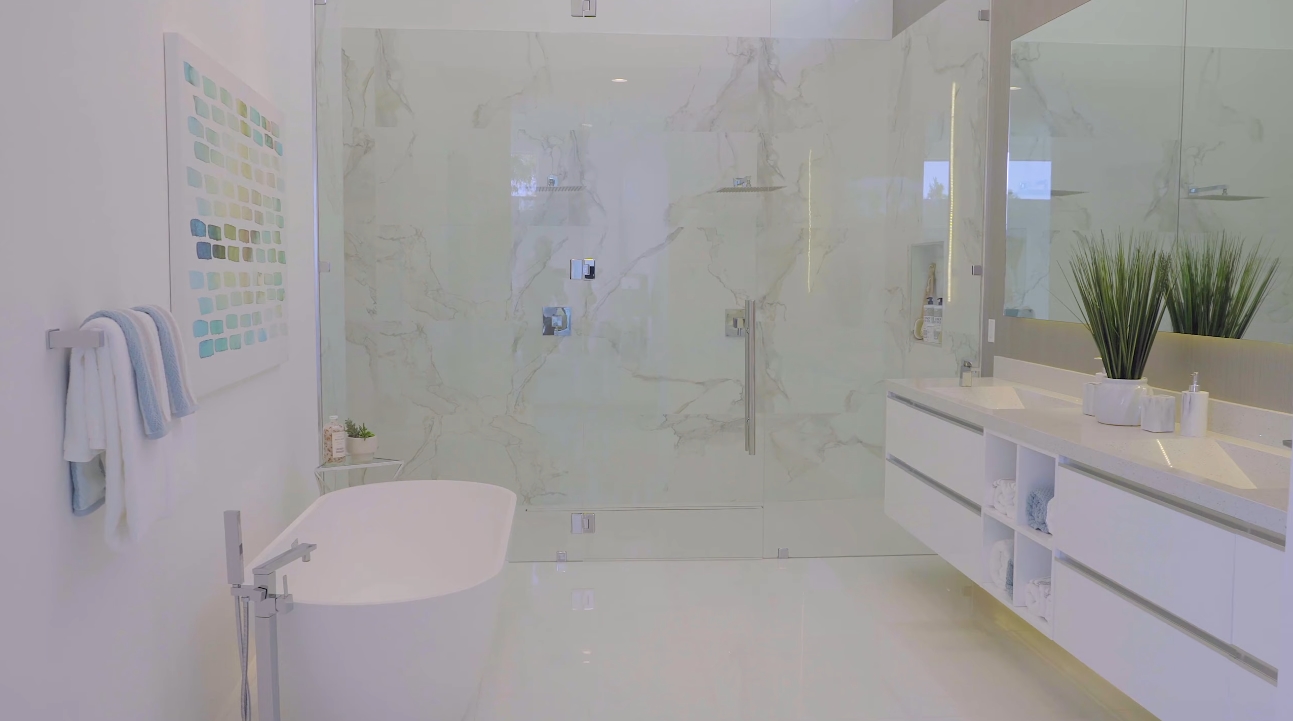 32 Photos vs. Palm Springs, CA Luxury Home Interior Design Tour By Brian Foster