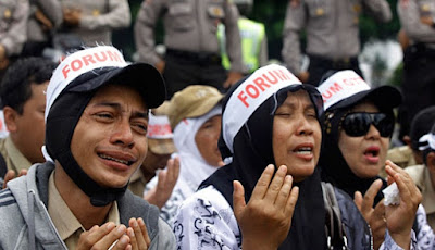 Hasil gambar untuk guru honorer bakal dihapus