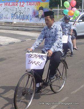 Guru Guru dan sepeda ontel