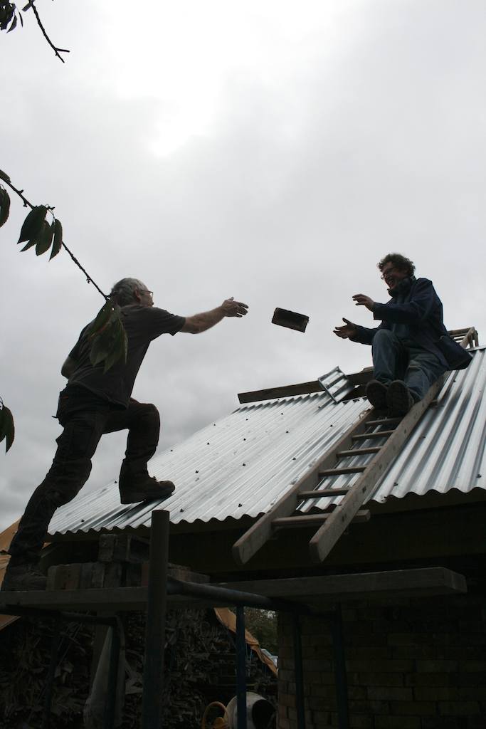 Patia Davis Pots Building the bottle kiln