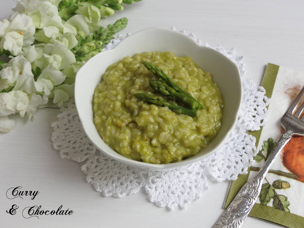 Curry y Chocolate Risotto de espárragos trigueros y queso viejo
