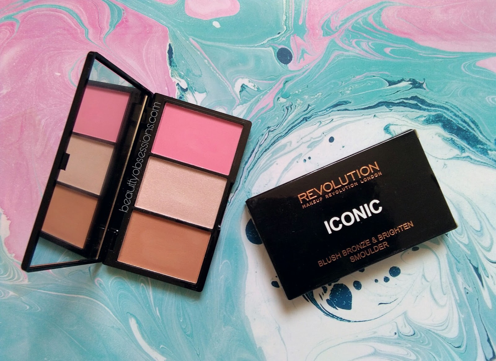 Makeup Revolution Iconic Blush, Brighten shade 'Smoulder' - Review