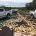 Perseguição tem capotagem de Hilux e droga espalhada na BR-060