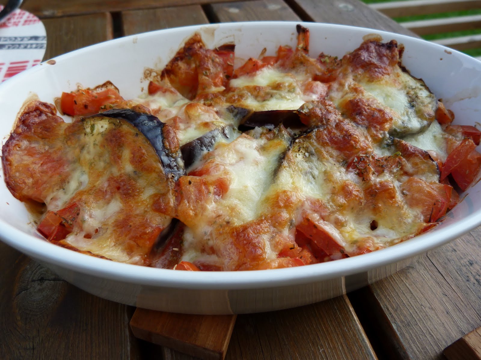 Lottas kök: Ugnsbakad aubergine med tomat och mozzarella