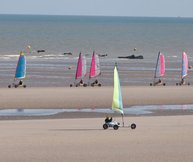 Strandsegeln in Dünkirchen, Frankreich