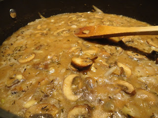 mushroom and red onion gravy