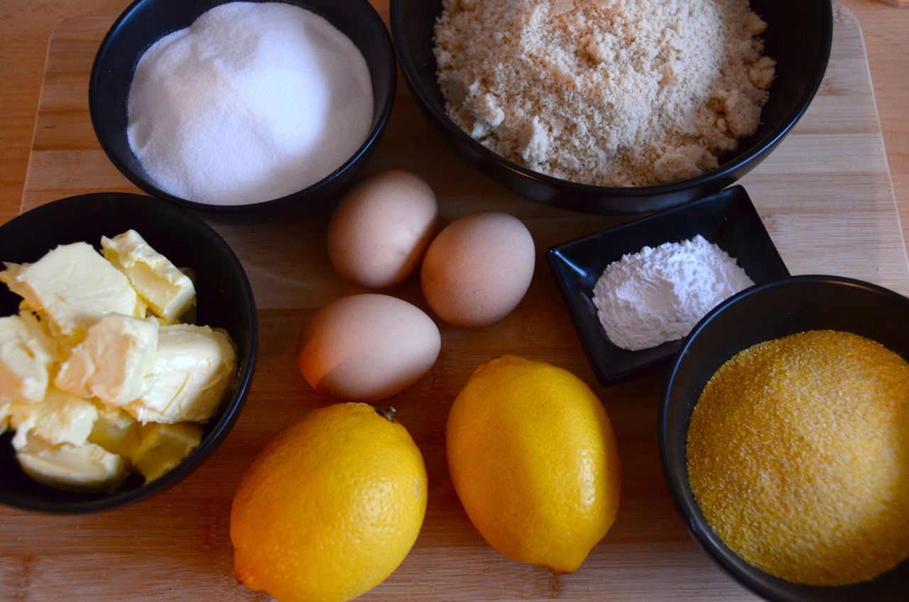 PIZZA ZUM FRÜHSTÜCK: ZITRONEN POLENTA KUCHEN