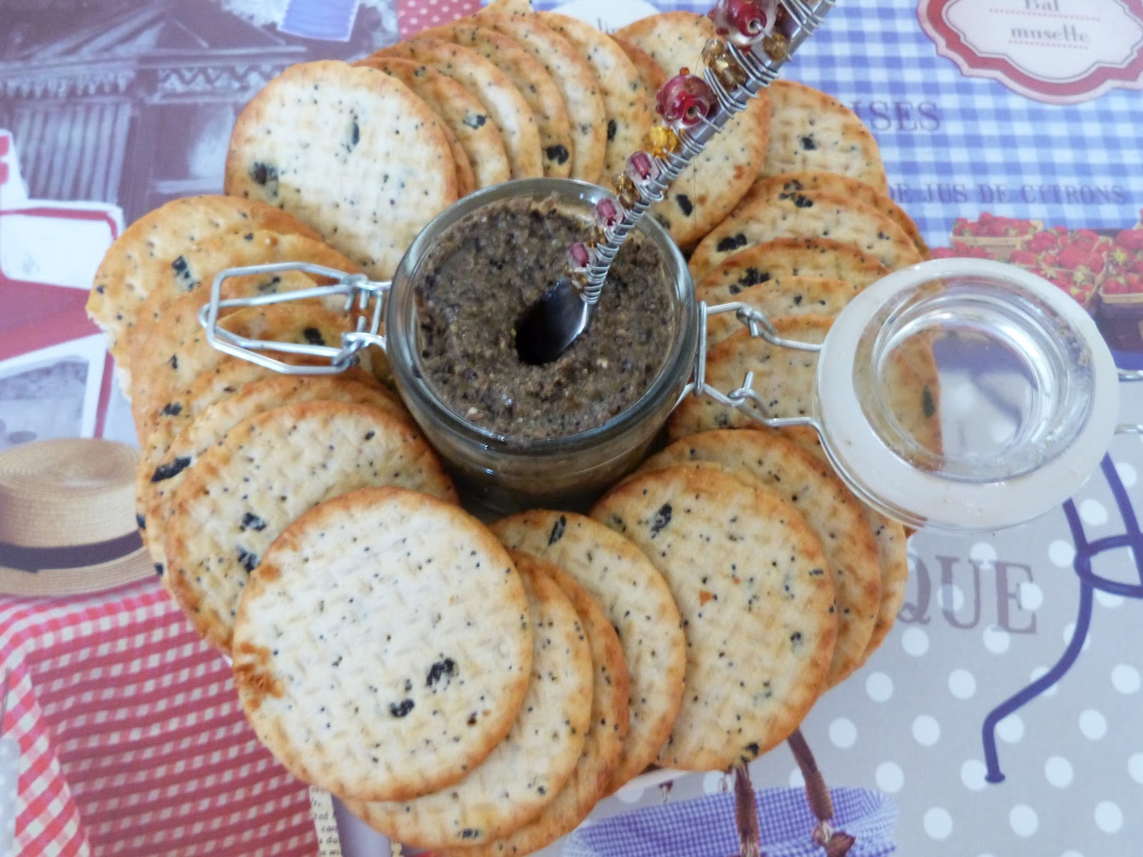 Dans la cuisine d'Hilary Tapenade d'olives noires sans anchois / Black