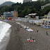 "Путин, введи туристов": в сети показали "переполненные" пляжи Крыма