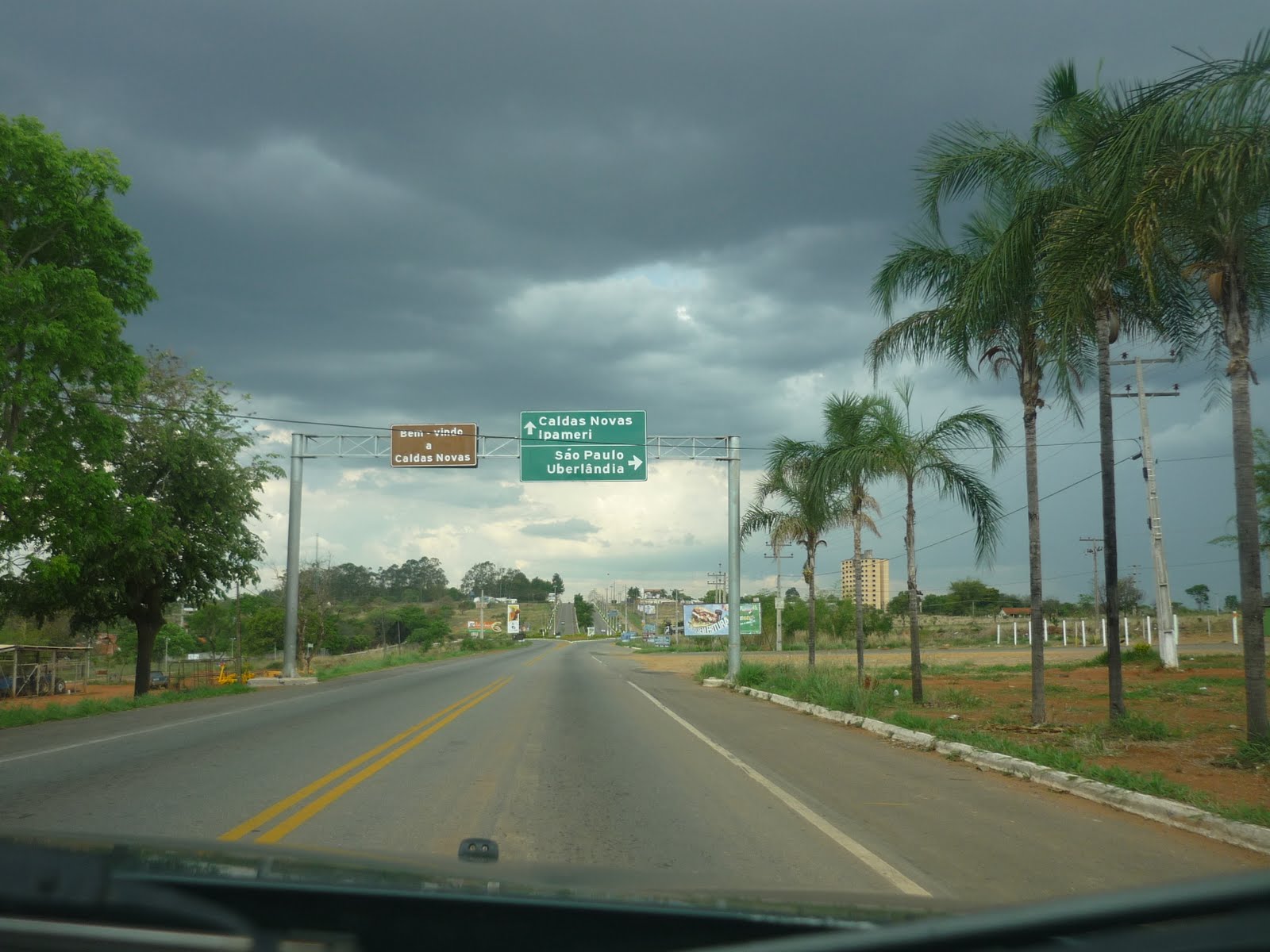 PRA ONDE O VENTO ME LEVAR: Brasília/ Caldas Novas