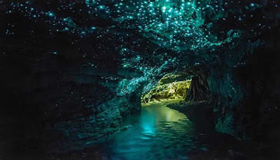 10 GUA PALING MENAKJUBKAN DI DUNIA yaitu sebuah lubang di dalam tanah yang cukup besar dan dalam 10 GUA PALING MENAKJUBKAN DI DUNIA