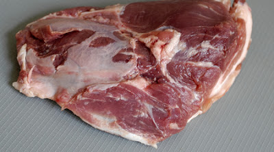Агенцията по храните затвори месокомбинат заради открити тонове развалено месо 
