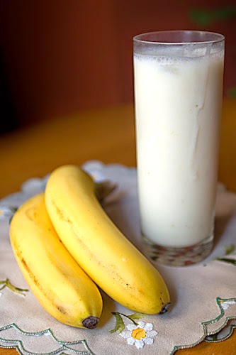 DIET WHAT IT REALLY MEANS!!!!!!!!: Banana Lassi