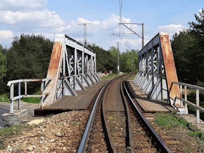 Wiadukt kolejowy na LK nr 10 nad DK61