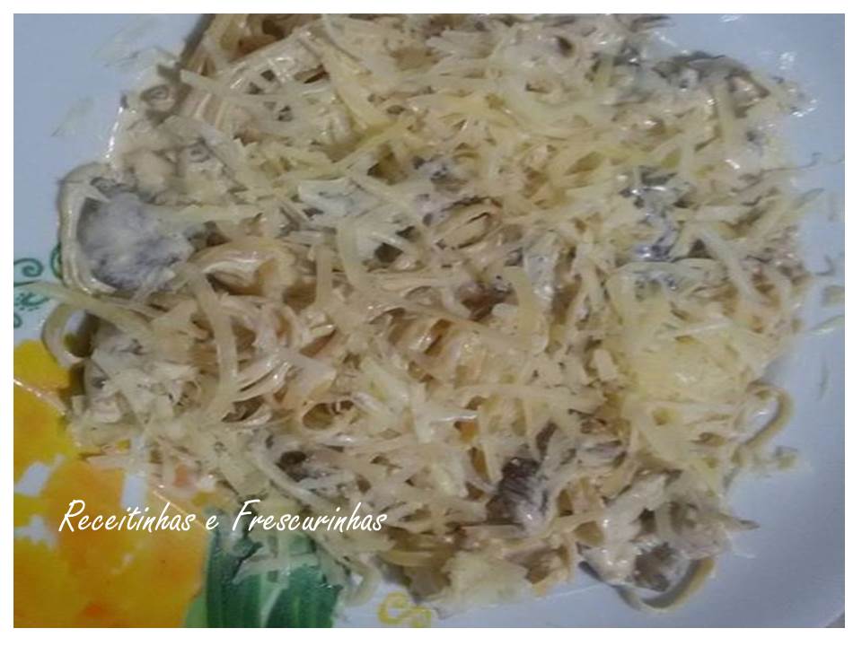 Receitinhas e Frescurinhas Macarrão com Shimeji e creme de leite