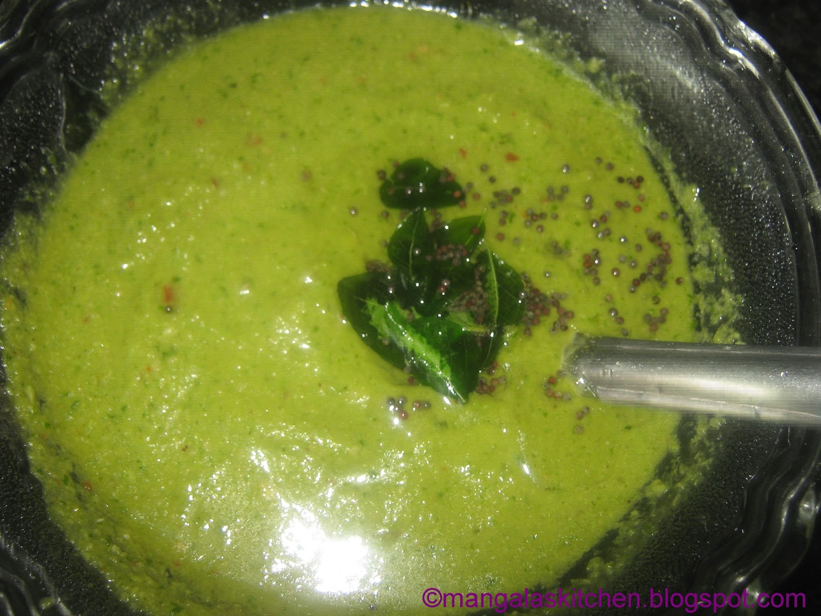 Coriander leaves Chutney / Green Chutney with onions Kothamalli Chutney Recipe Side dish for