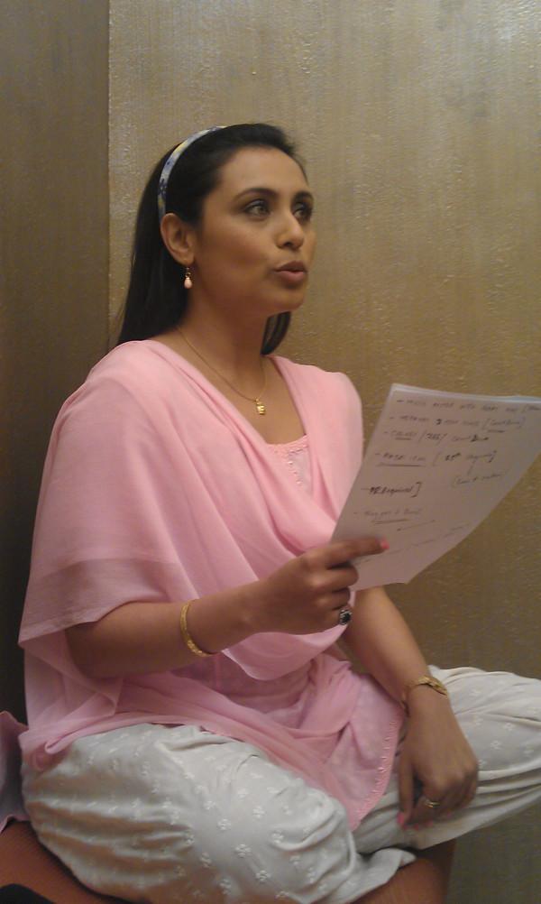 Rani Mukerji Rehearsing For Her Aiyyaa Avatar